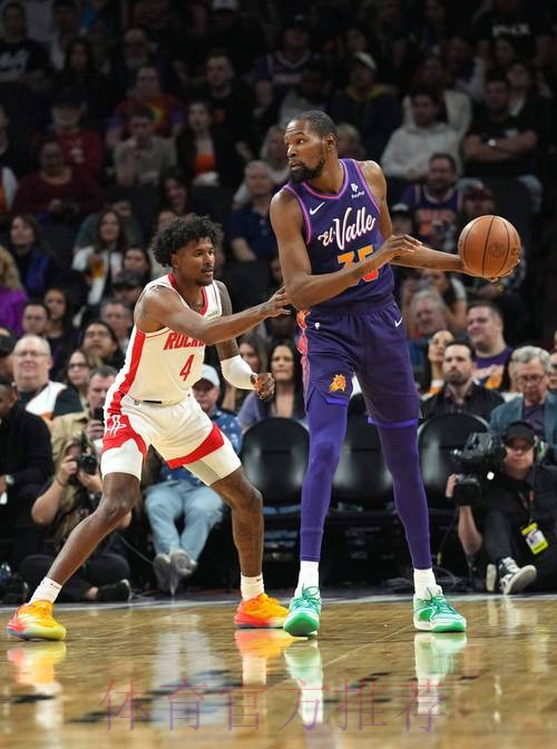 KD:小贾的自信心在持续增长,今天对他来说是场精彩的比赛 KD:小贾的自信心在持续增长,今天对他来说是场精彩的比赛